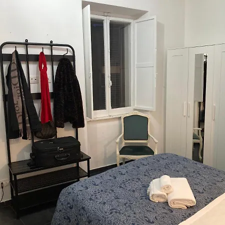 Simon's Place 2 *